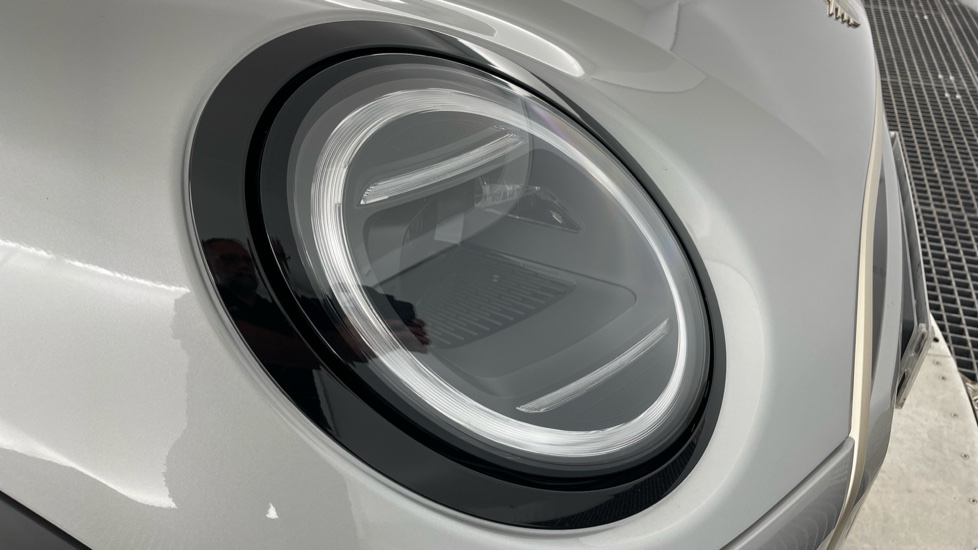 MINI Cooper 2.0 S Exclusive 5dr Auto Petrol Hatchback - Image 23