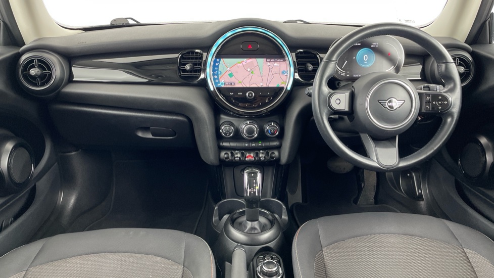 MINI Hatchback 1.5 Cooper Classic 3dr Auto [Comfort/Nav Pack] Petrol Hatchback - Image 4