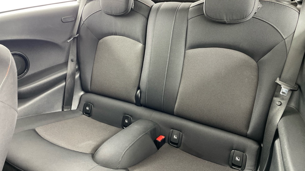 MINI Hatchback 1.5 Cooper Classic 3dr Auto [Comfort/Nav Pack] Petrol Hatchback - Image 12