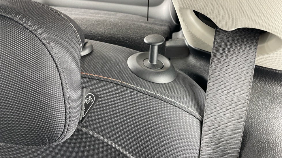 MINI Hatchback 1.5 Cooper Classic 3dr Auto [Comfort/Nav Pack] Petrol Hatchback - Image 34