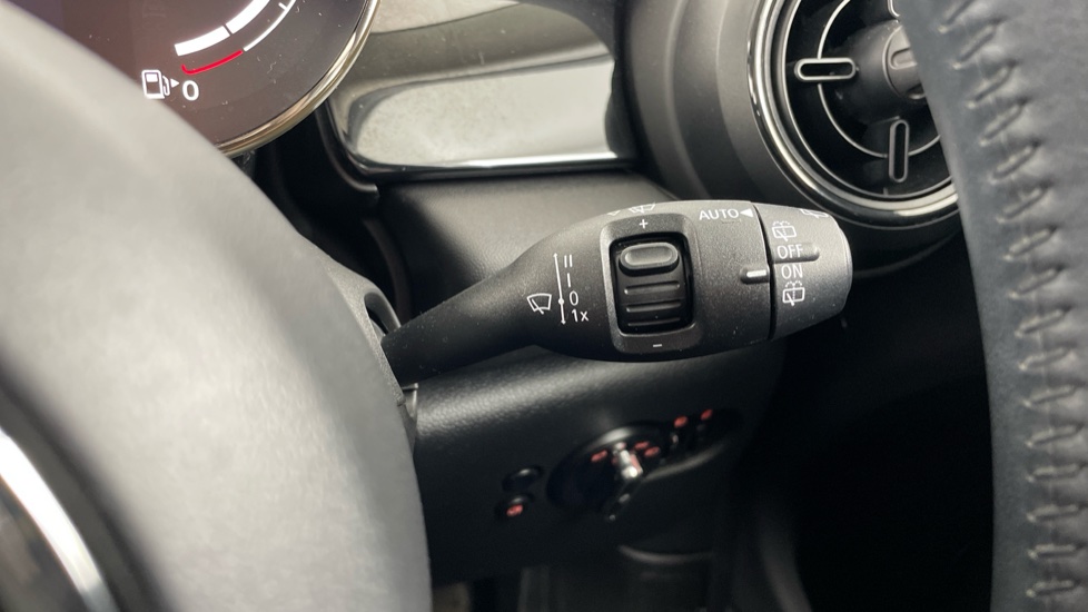 MINI Hatchback 1.5 Cooper Classic 3dr Auto [Comfort/Nav Pack] Petrol Hatchback - Image 50