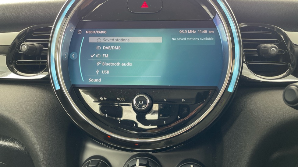 MINI Hatchback 1.5 Cooper Classic 3dr Auto [Comfort/Nav Pack] Petrol Hatchback - Image 52