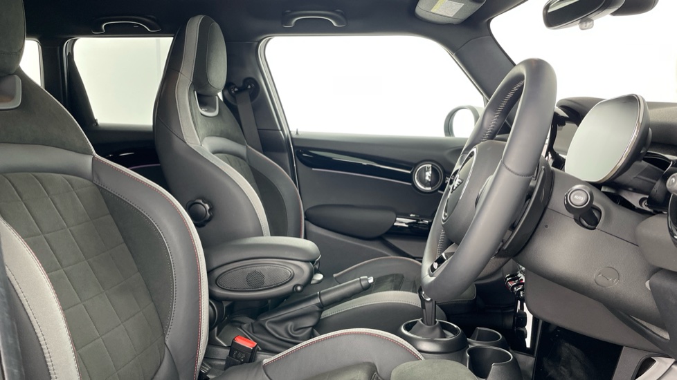 MINI Hatchback 2.0 Cooper S Sport 5dr Auto Petrol Hatchback - Image 11