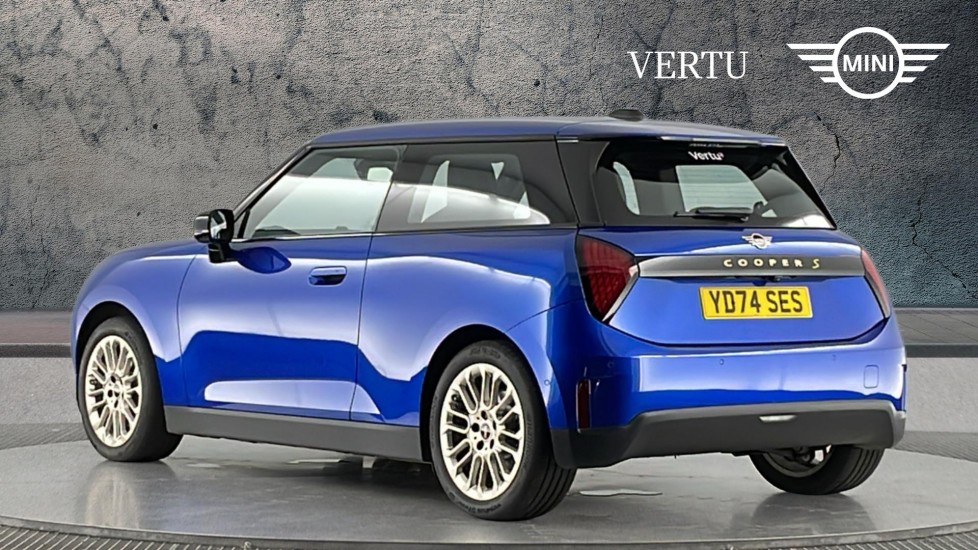 MINI Cooper 160kW SE Exclusive 54kWh 3dr Auto Electric Hatchback - Image 2