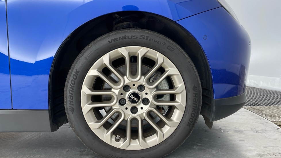 MINI Cooper 160kW SE Exclusive 54kWh 3dr Auto Electric Hatchback - Image 14