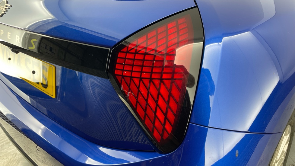 MINI Cooper 160kW SE Exclusive 54kWh 3dr Auto Electric Hatchback - Image 22