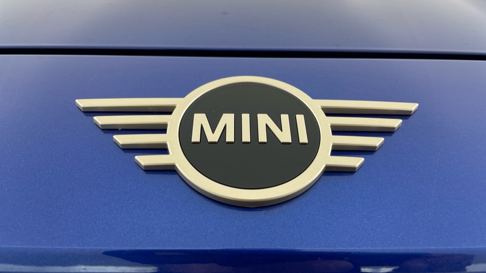 MINI Cooper 160kW SE Exclusive 54kWh 3dr Auto Electric Hatchback - Image 24
