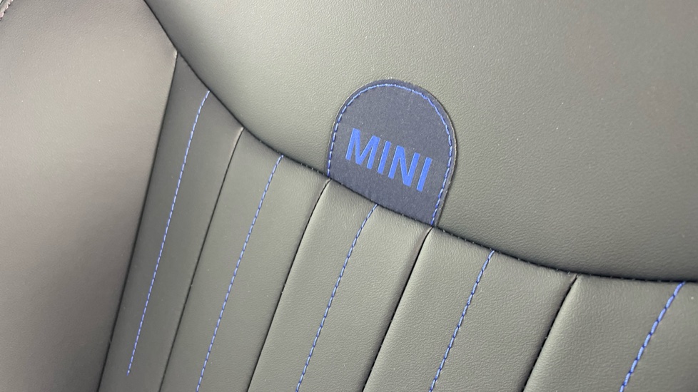 MINI Cooper 160kW SE Exclusive 54kWh 3dr Auto Electric Hatchback - Image 30