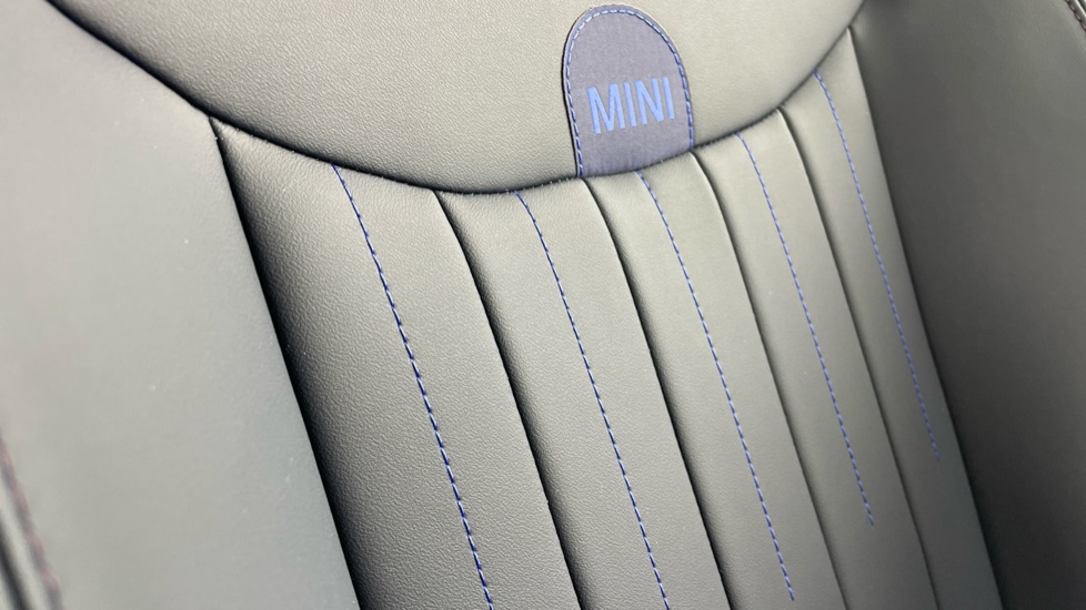 MINI Cooper 160kW SE Exclusive 54kWh 3dr Auto Electric Hatchback - Image 79