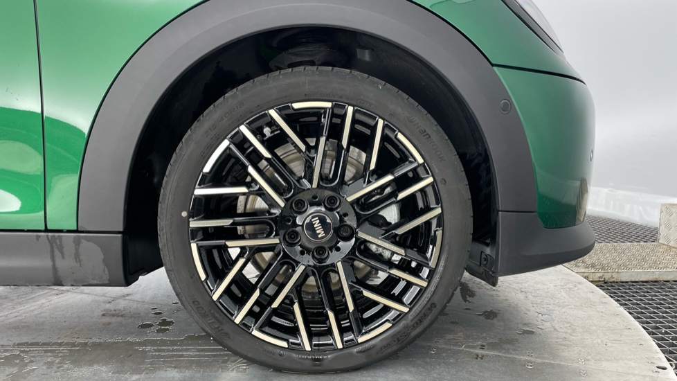 MINI Cooper 1.5 C Exclusive 5dr Auto Petrol Hatchback - Image 14
