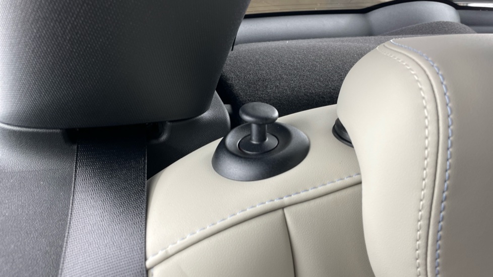 MINI Cooper 1.5 C Exclusive 5dr Auto Petrol Hatchback - Image 46