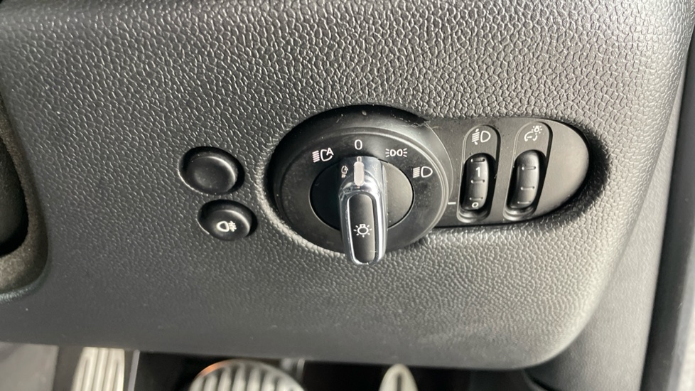 MINI Hatchback 1.5 Cooper Sport 3dr Auto Petrol Hatchback - Image 53