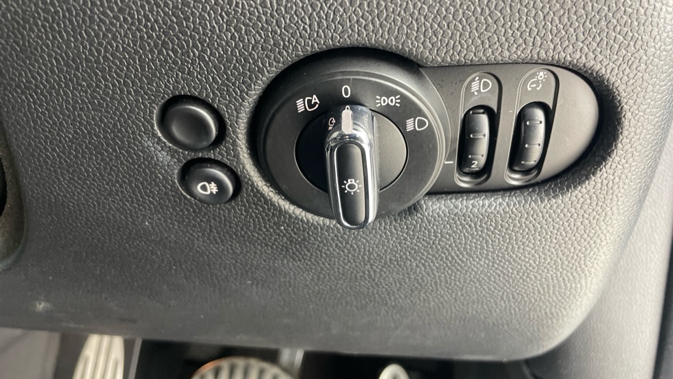 MINI Hatchback 1.5 Cooper Sport 3dr Petrol Hatchback - Image 53