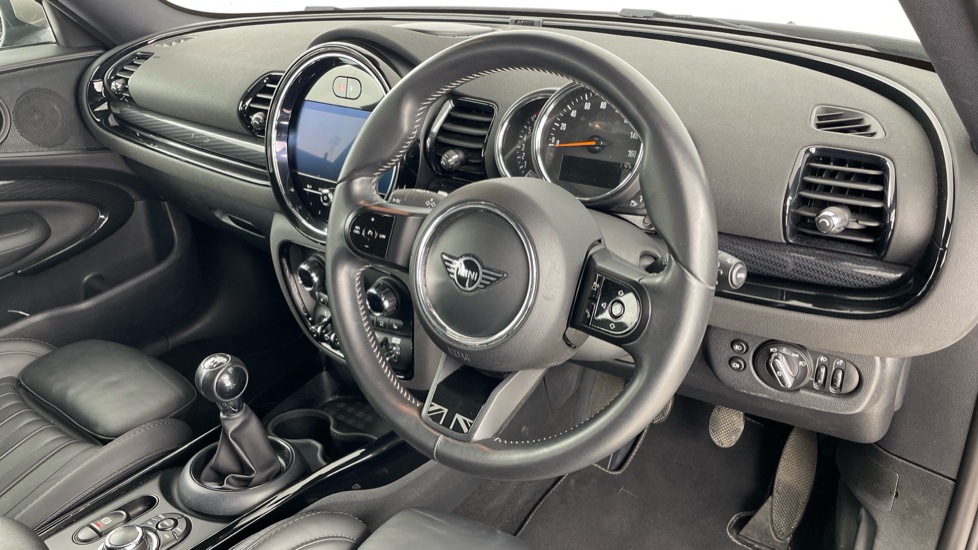 MINI Clubman 1.5 Cooper Exclusive 6dr Petrol Estate - Image 6