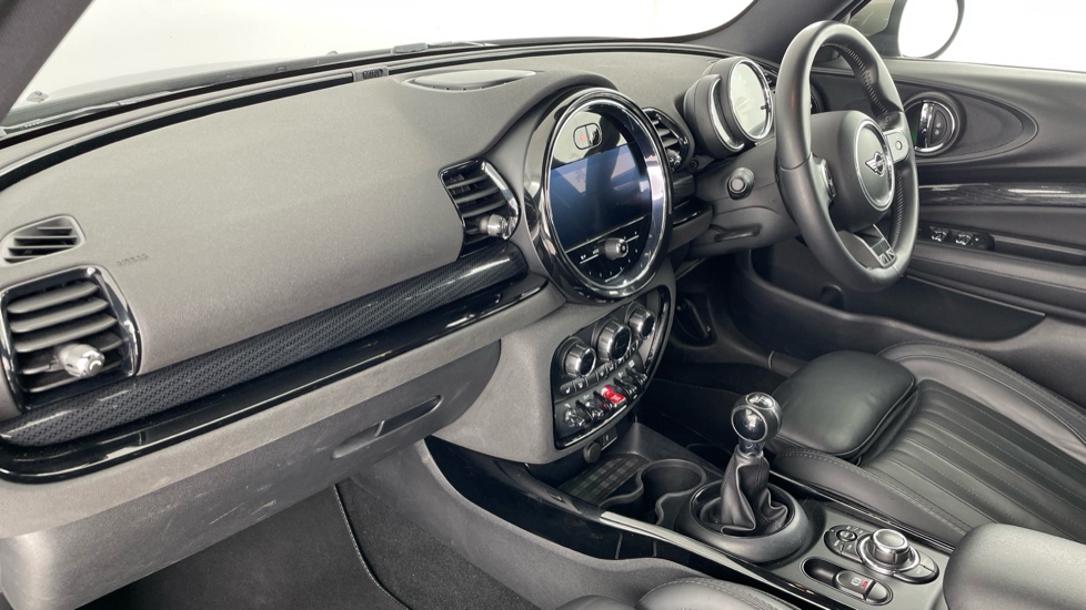 MINI Clubman 1.5 Cooper Exclusive 6dr Petrol Estate - Image 7