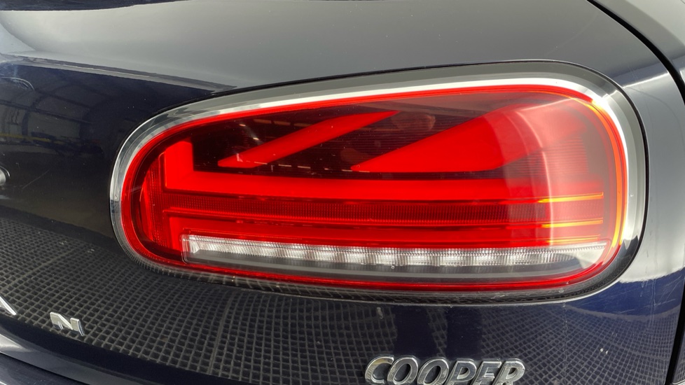 MINI Clubman 1.5 Cooper Exclusive 6dr Petrol Estate - Image 22
