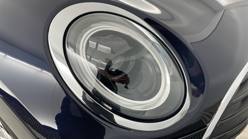 MINI Clubman 1.5 Cooper Exclusive 6dr Petrol Estate - Image 23