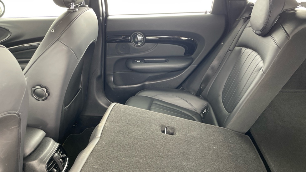 MINI Clubman 1.5 Cooper Exclusive 6dr Petrol Estate - Image 38