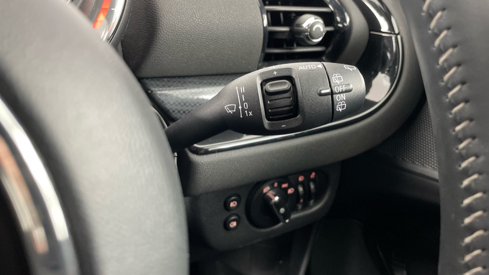MINI Clubman 1.5 Cooper Exclusive 6dr Petrol Estate - Image 63