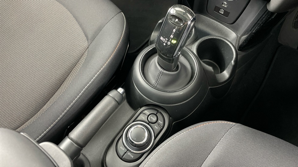 MINI Hatchback 1.5 Cooper Classic 3dr Auto Petrol Hatchback - Image 10