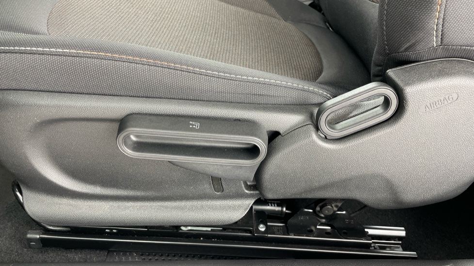 MINI Hatchback 1.5 Cooper Classic 3dr Auto Petrol Hatchback - Image 27