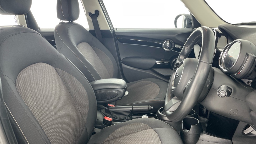 MINI Hatchback 1.5 Cooper Classic II 5dr Petrol Hatchback - Image 11