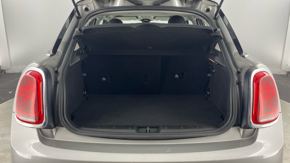 MINI Hatchback 1.5 Cooper Classic II 5dr Petrol Hatchback - Image 13