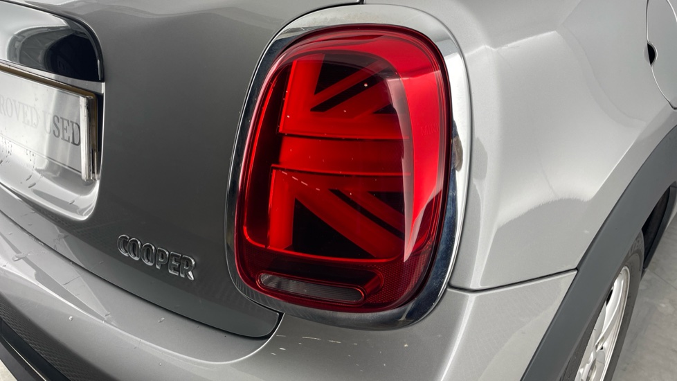 MINI Hatchback 1.5 Cooper Classic II 5dr Petrol Hatchback - Image 22
