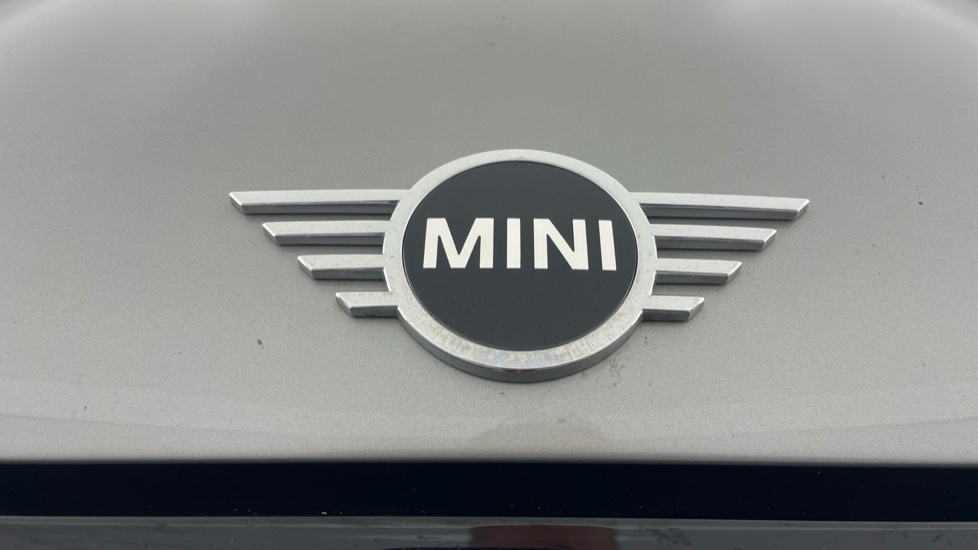 MINI Hatchback 1.5 Cooper Classic II 5dr Petrol Hatchback - Image 24