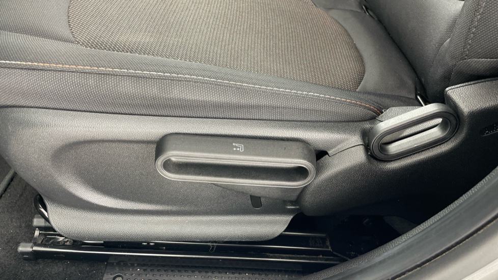 MINI Hatchback 1.5 Cooper Classic II 5dr Petrol Hatchback - Image 27