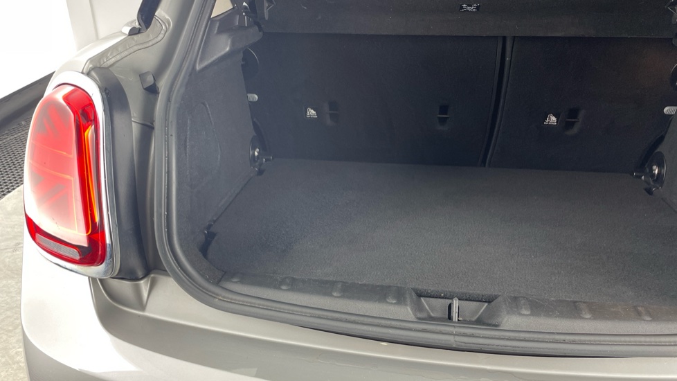 MINI Hatchback 1.5 Cooper Classic II 5dr Petrol Hatchback - Image 35