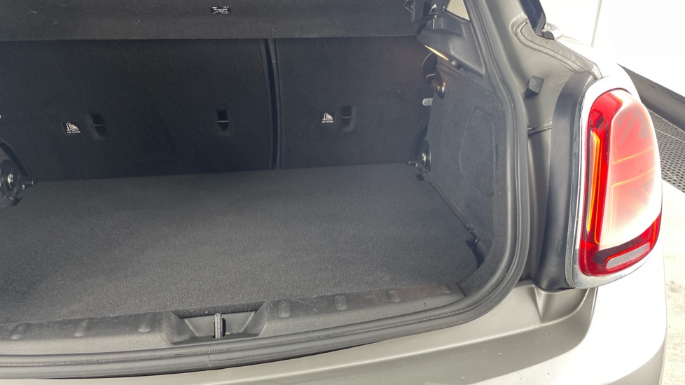 MINI Hatchback 1.5 Cooper Classic II 5dr Petrol Hatchback - Image 36