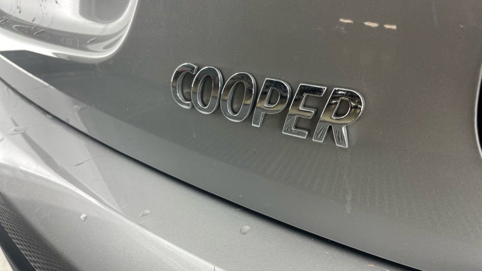 MINI Hatchback 1.5 Cooper Classic II 5dr Petrol Hatchback - Image 38