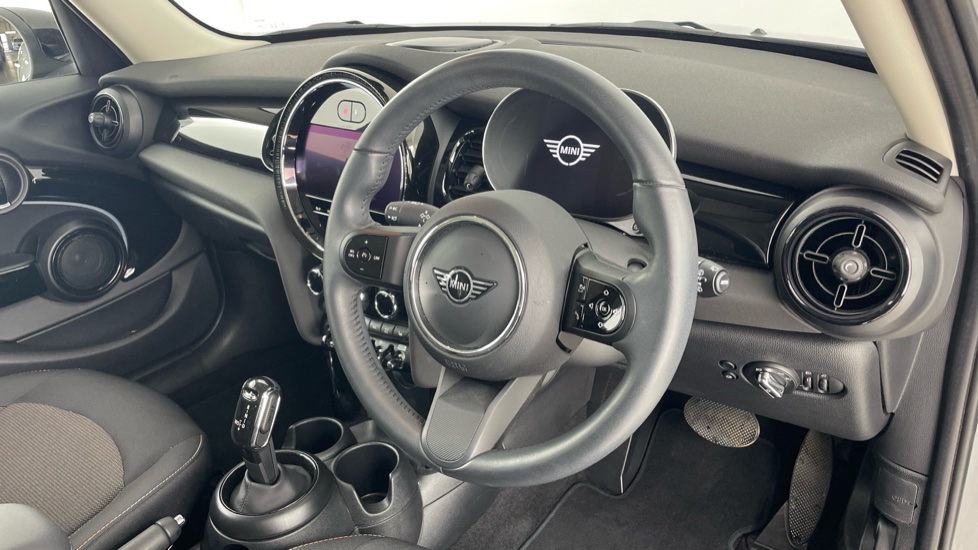 MINI Hatchback 1.5 Cooper Classic Premium 5dr Auto Petrol Hatchback - Image 6
