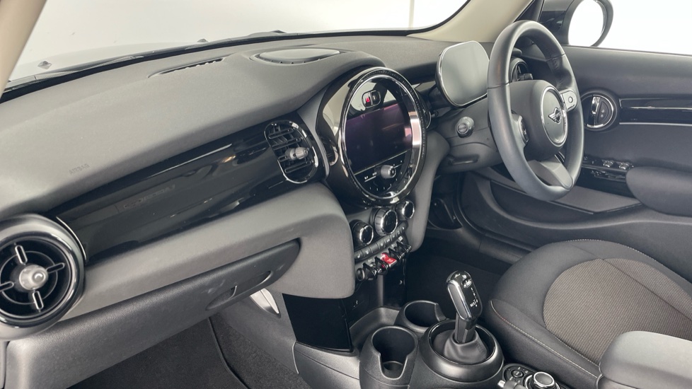 MINI Hatchback 1.5 Cooper Classic Premium 5dr Auto Petrol Hatchback - Image 7