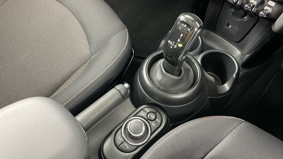 MINI Hatchback 1.5 Cooper Classic Premium 5dr Auto Petrol Hatchback - Image 10