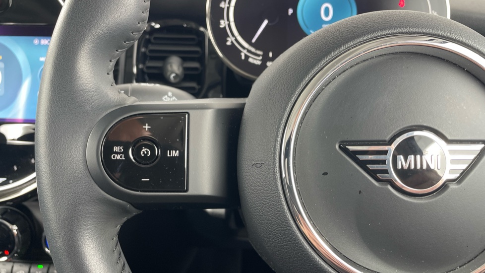 MINI Hatchback 1.5 Cooper Classic Premium 5dr Auto Petrol Hatchback - Image 17
