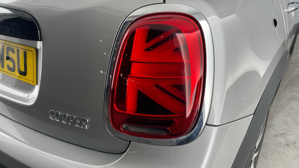 MINI Hatchback 1.5 Cooper Classic Premium 5dr Auto Petrol Hatchback - Image 22
