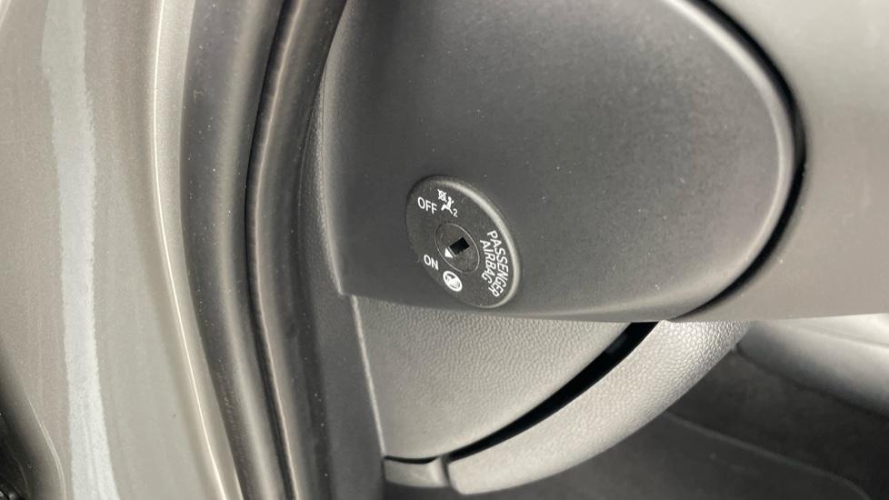 MINI Hatchback 1.5 Cooper Classic Premium 5dr Auto Petrol Hatchback - Image 29