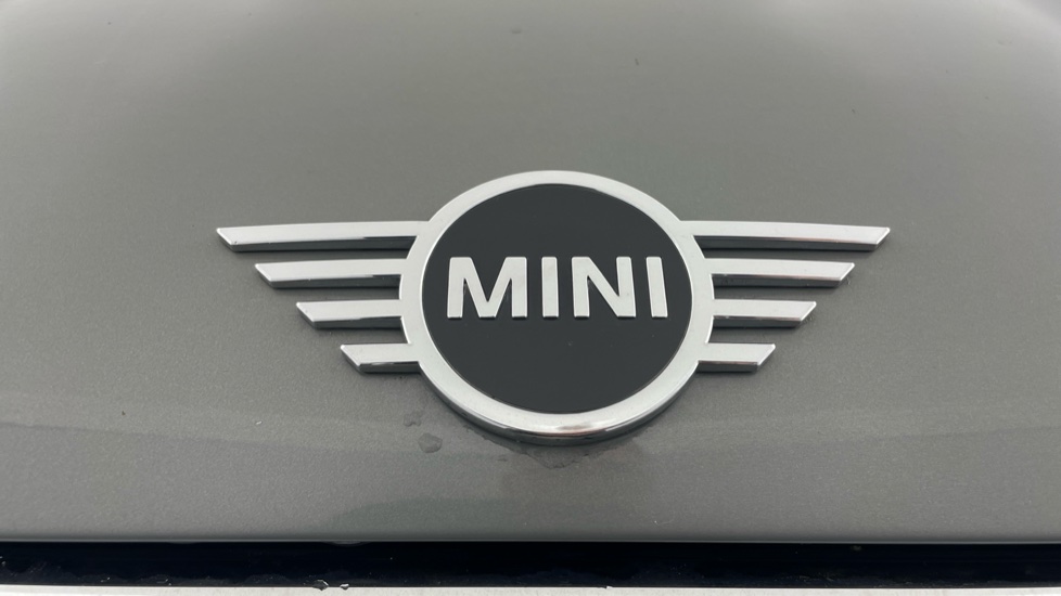 MINI Clubman 1.5 Cooper Sport 6dr Petrol Estate - Image 24
