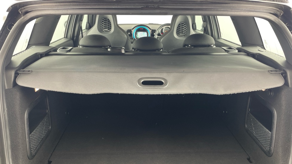 MINI Clubman 1.5 Cooper Sport 6dr Petrol Estate - Image 38