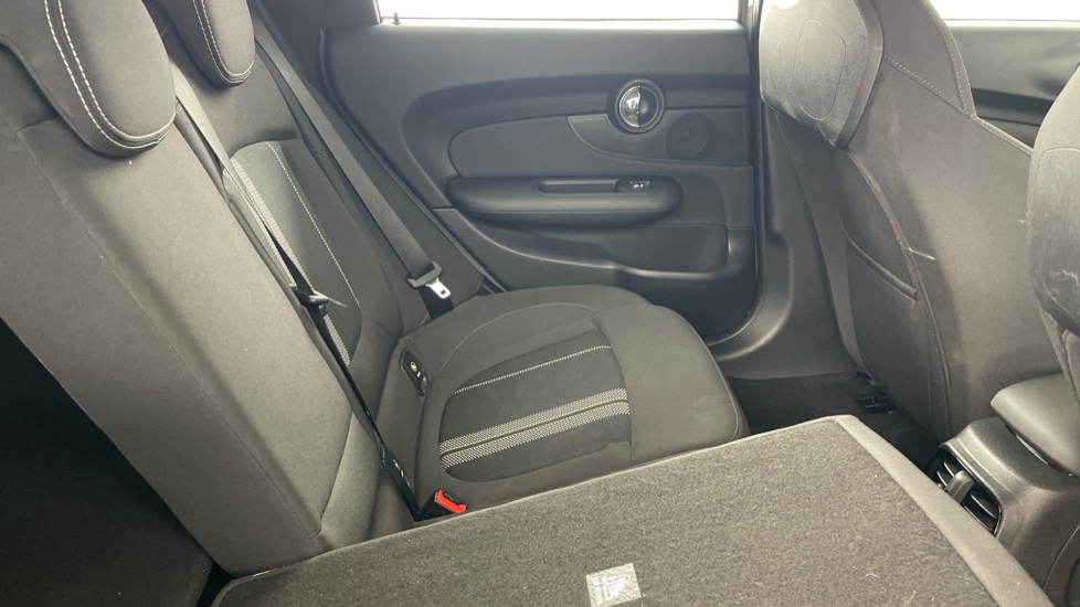 MINI Clubman 1.5 Cooper Sport 6dr Petrol Estate - Image 45