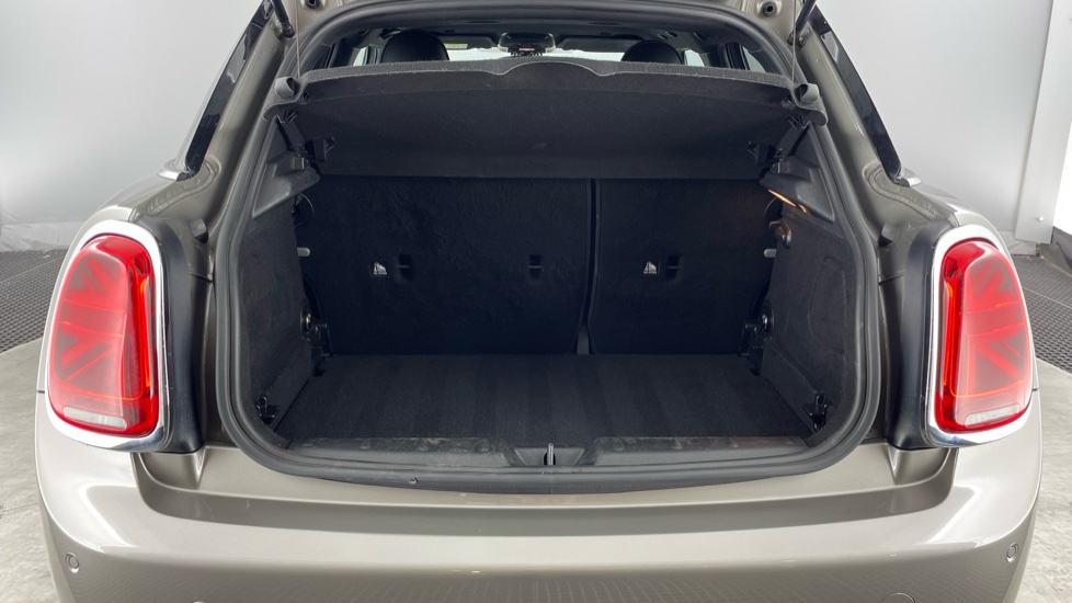 MINI Hatchback 1.5 Cooper Exclusive II 5dr Petrol Hatchback - Image 13