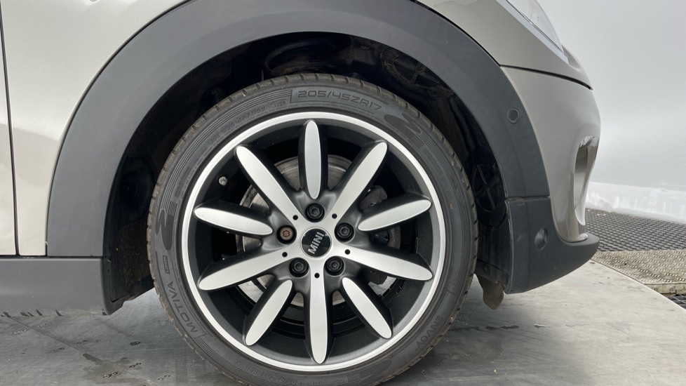 MINI Hatchback 1.5 Cooper Exclusive II 5dr Petrol Hatchback - Image 14