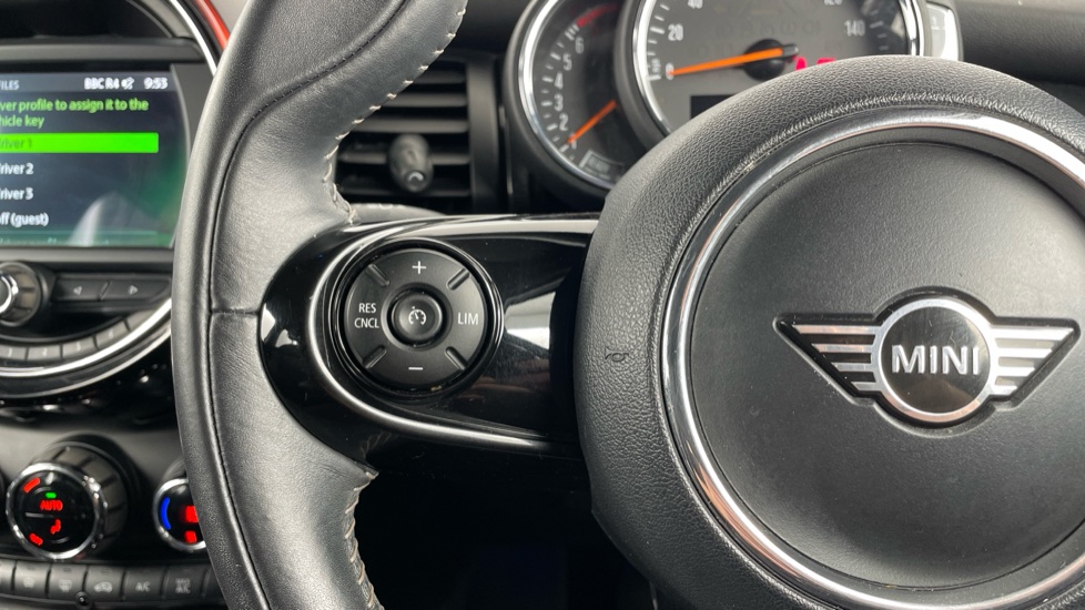 MINI Hatchback 1.5 Cooper Exclusive II 5dr Petrol Hatchback - Image 17