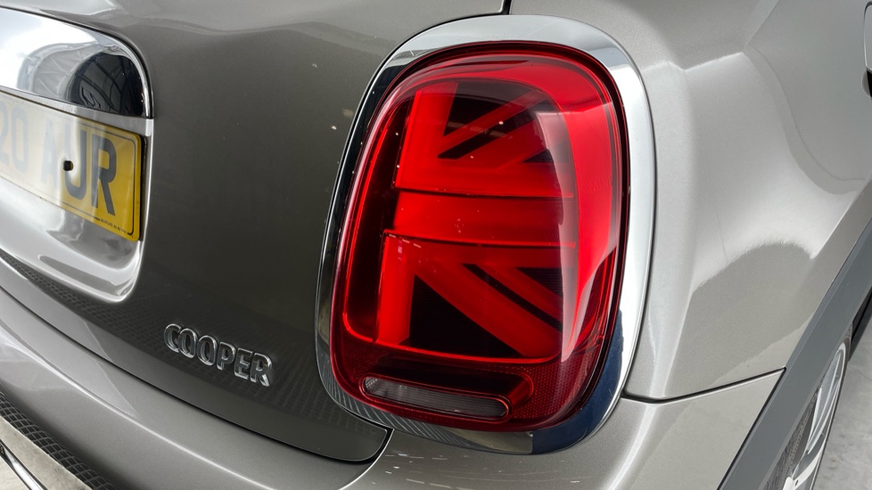 MINI Hatchback 1.5 Cooper Exclusive II 5dr Petrol Hatchback - Image 22