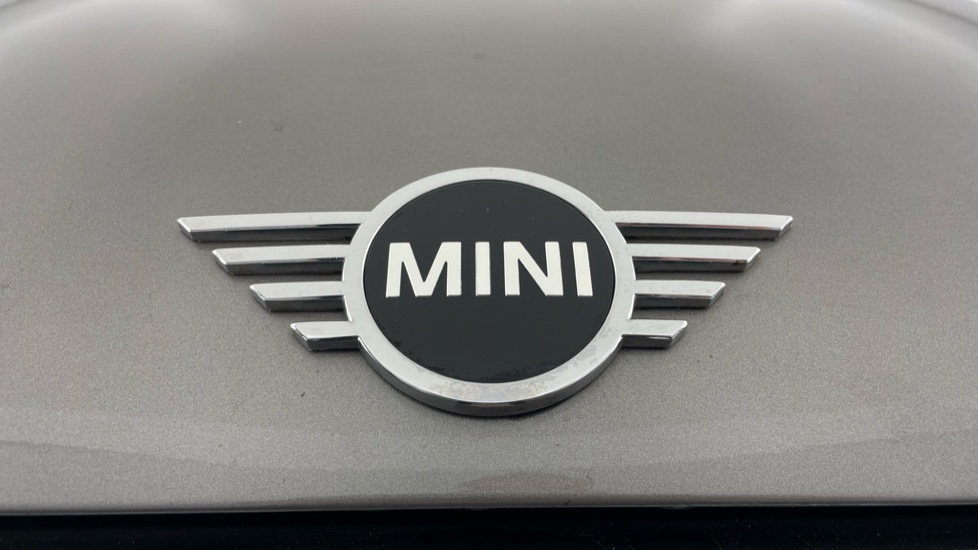 MINI Hatchback 1.5 Cooper Exclusive II 5dr Petrol Hatchback - Image 24