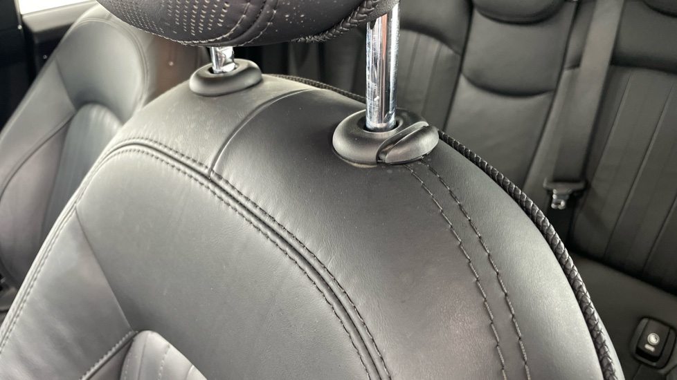 MINI Hatchback 1.5 Cooper Exclusive II 5dr Petrol Hatchback - Image 29