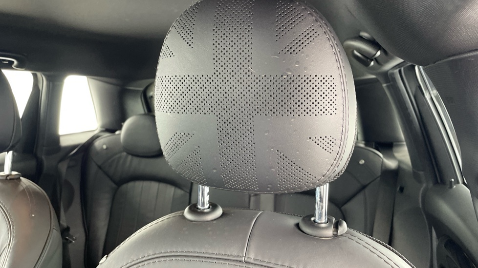 MINI Hatchback 1.5 Cooper Exclusive II 5dr Petrol Hatchback - Image 30