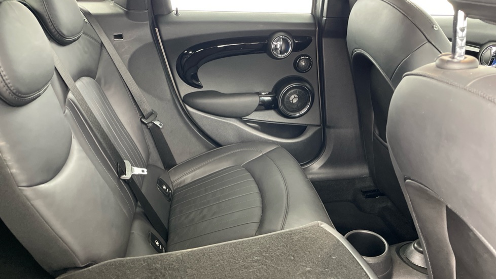 MINI Hatchback 1.5 Cooper Exclusive II 5dr Petrol Hatchback - Image 49
